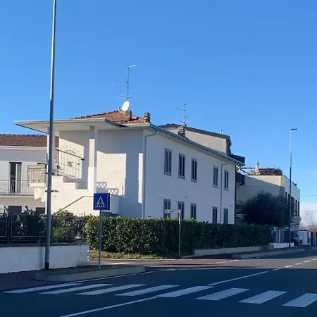 Alojamento de Acomodação e Pequeno-almoço Bala Dream House Verano Brianza